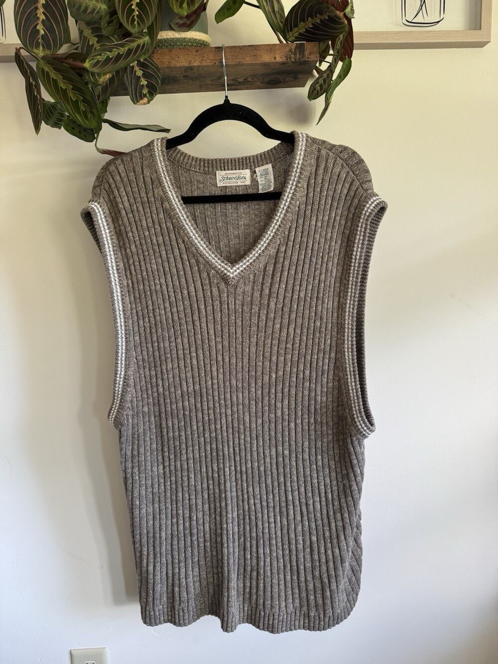 St. John's Bay Men's Gray Vertical Ribbed Knit V-Neck Sweater Vest Size XL